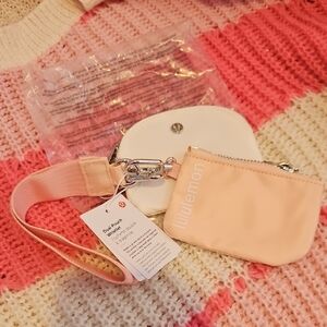 Lululemon Dual Pouch Set in Peach & White
